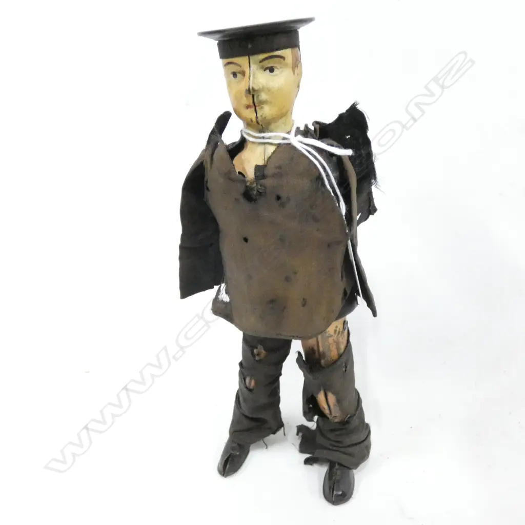 VERY OLD TIN PLATE WIND UP SAILOR - NOT WORKING - CLOTHES IN SHREDS & NO ARMS Image 1++